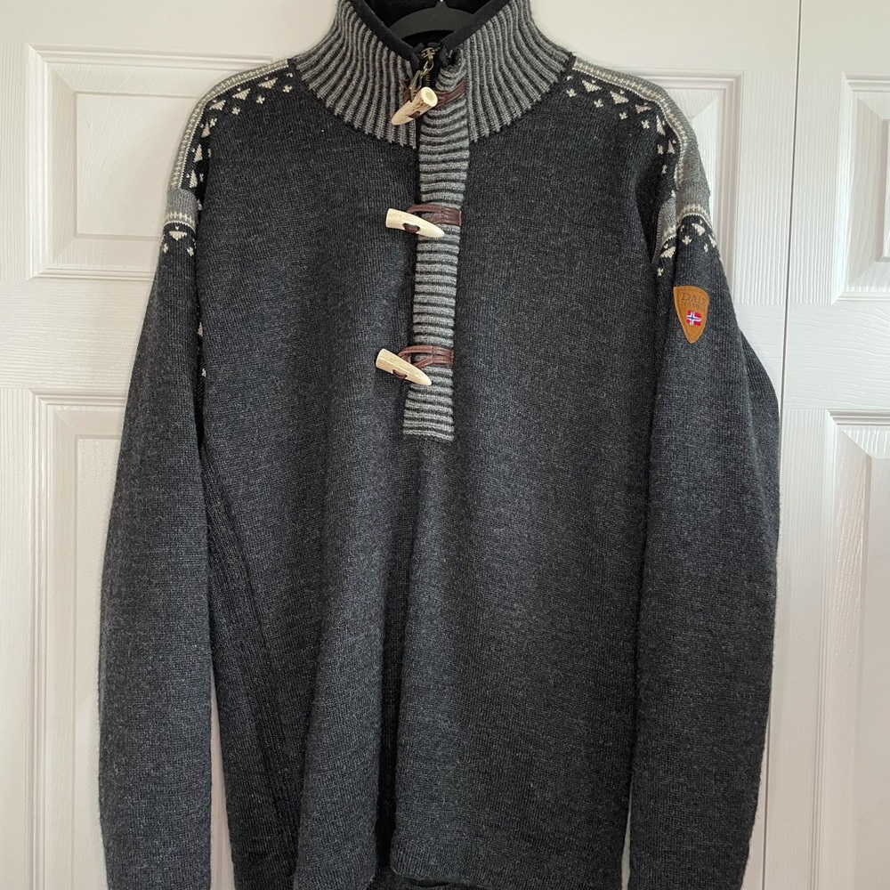 *Designer* Dale Norway Sweater
